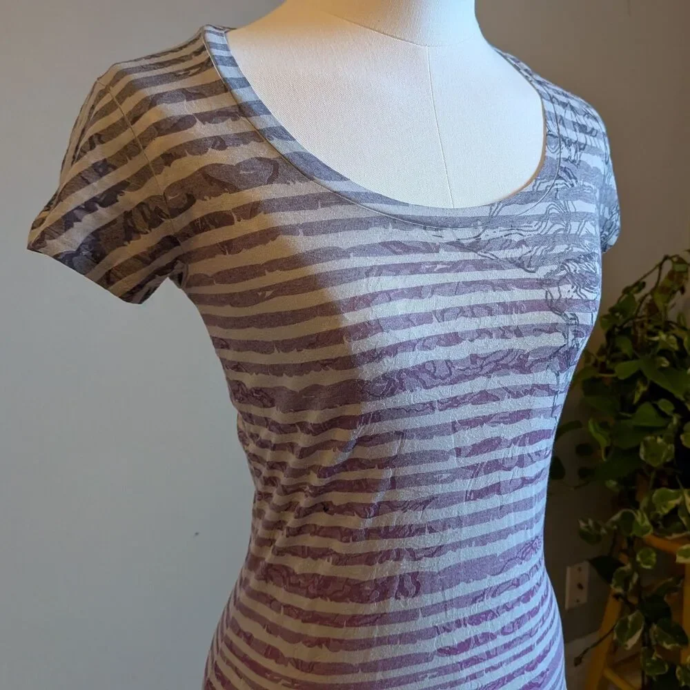 The North Face Scoop Neck Top Striped Rose Burnout T-shirt Athleisure Size XS - Picture 3 of 8